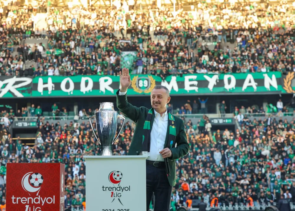 BÜYÜKAKIN, HEM KOCAELİSPOR