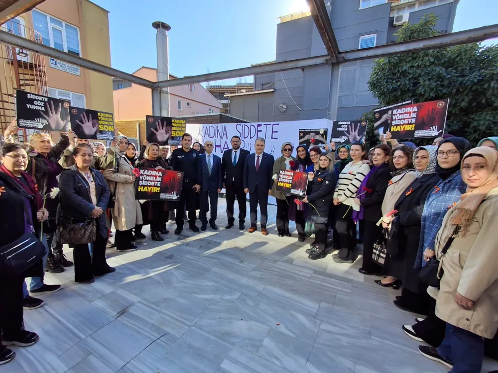 Gölcük’te Kadına Şiddete Karşı Anlamlı Program  “KADINA YÖNELİK ŞİDDETE HAYIR”