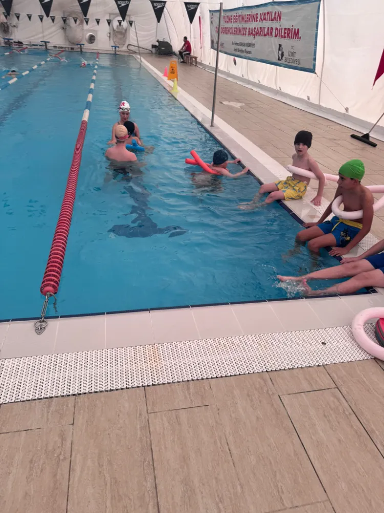 İzmit Belediyesinden örnek proje: “Engelsiz Kulaçlar” başladı