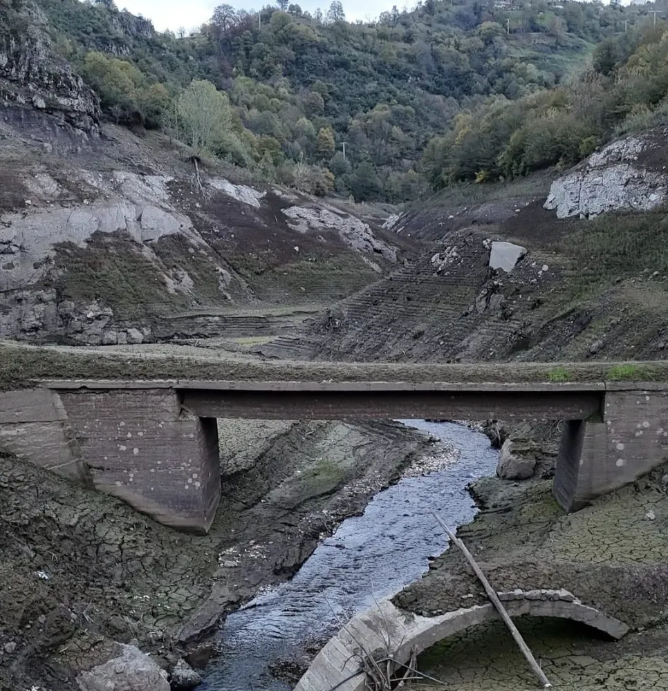 Yuvacık Barajı’nda su seviyesi yüzde 4’e geriledi   KOCAELİ İÇİN 35 GÜNLÜK SU KALDI
