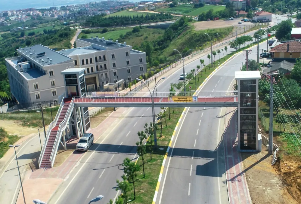 Son 6 yılda 18 yeni üst geçit, 38 engelli asansörü;  BÜYÜKŞEHİR, YAŞAMA DEĞER KATIYOR