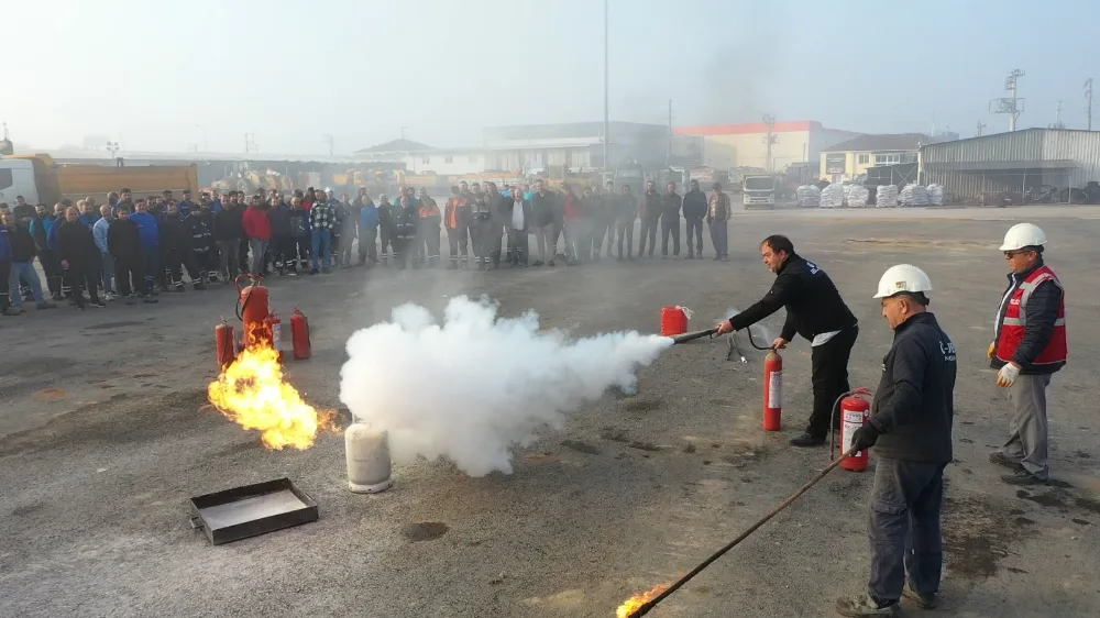  Başiskele Belediyesi Personeline Yangın Tatbikatı    