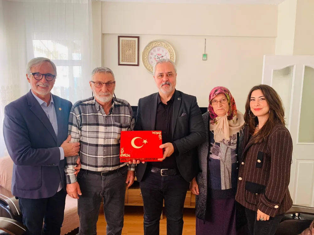 İzmit Belediyesinden Derince’de Kıbrıs gazilerine anlamlı ziyaret