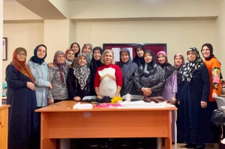 İZMEK yeni kurs merkezlerini açtı  