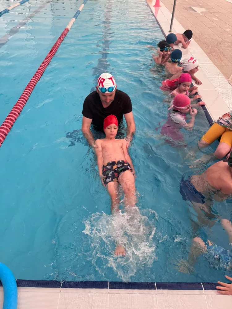 “Yüzme Bilmeyen Kalmasın” Projesi tüm hızıyla sürüyor