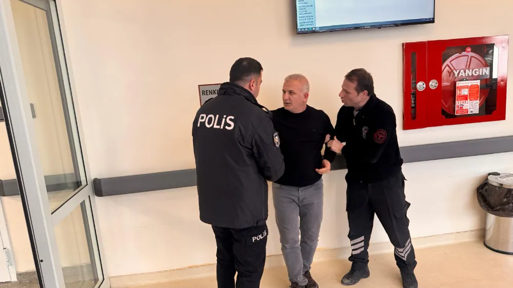 Gölcük Necat Çelik Devlet Hastanesinde    MAVİ KOD VE BEYAZ KOD TATBİKATI GERÇEKLEŞTİRİLDİ