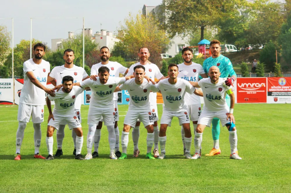 Gölcükspor liderle berabere kaldı 0-0