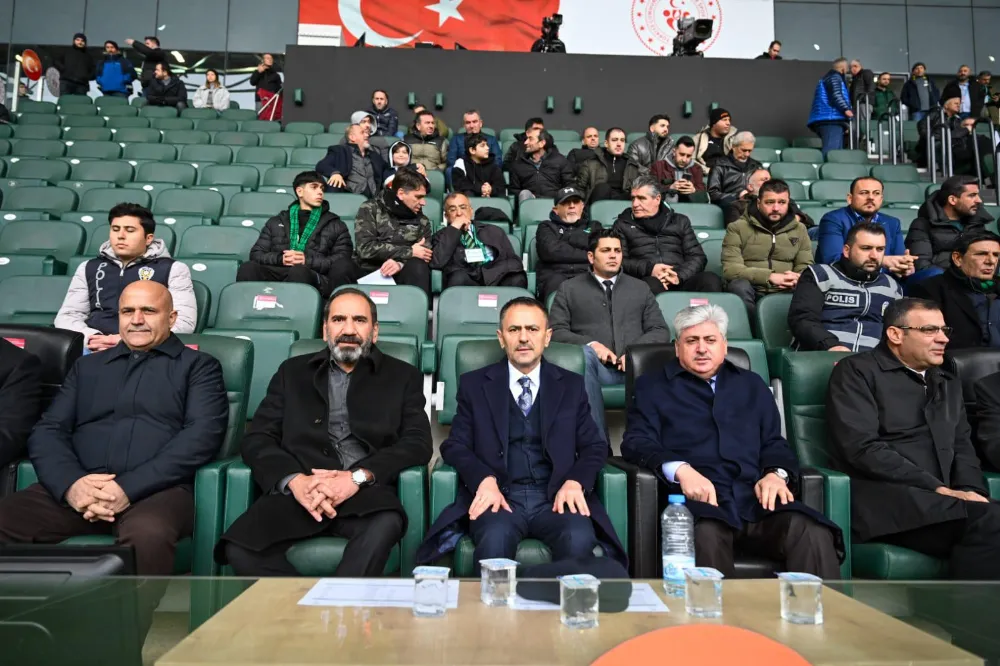 Vali İlhami Aktaş, Kocaelispor- Sivasspor karşılaşmasını izledi