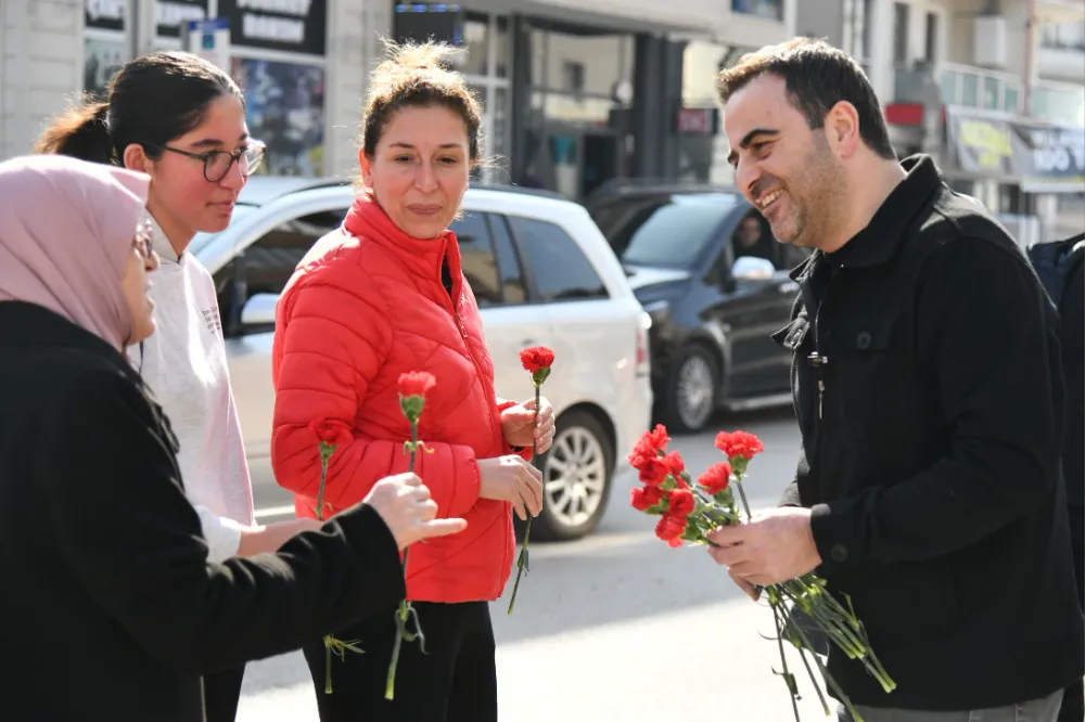 Başiskele 8 Mart Dünya Kadınlar Günü’nde Çiçek Açtı