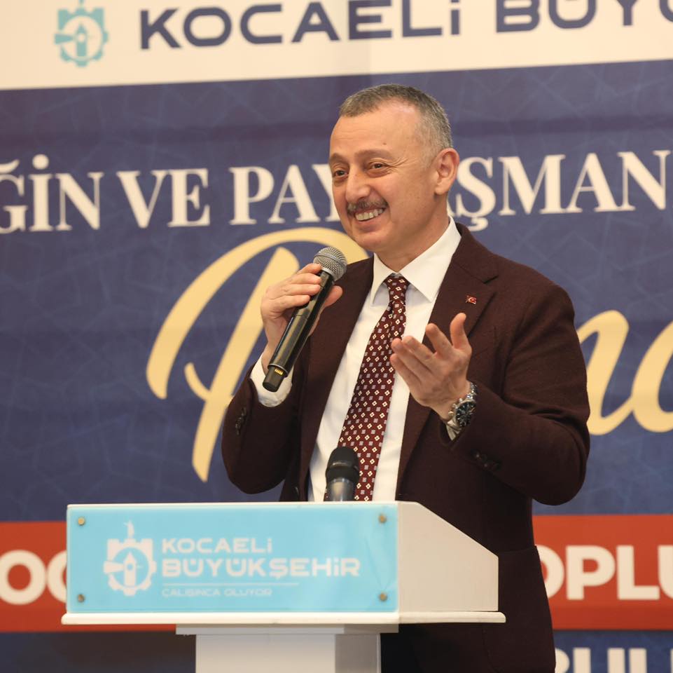 Büyükşehir iftarına STK ve derneklerden yoğun ilgi  BAŞKAN BÜYÜKAKIN: “HEP YANIMIZDA OLDUNUZ”