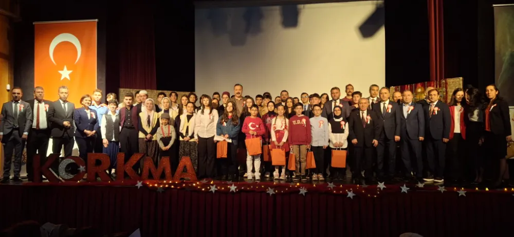 12 Mart İstiklal Marşı’nın Kabulü ve Mehmet Akif Ersoy’u anma gününde  GÖLCÜK ANADOLU LİSESİ ÖĞRENCİLERİ AYAKTA ALKIŞLANDI