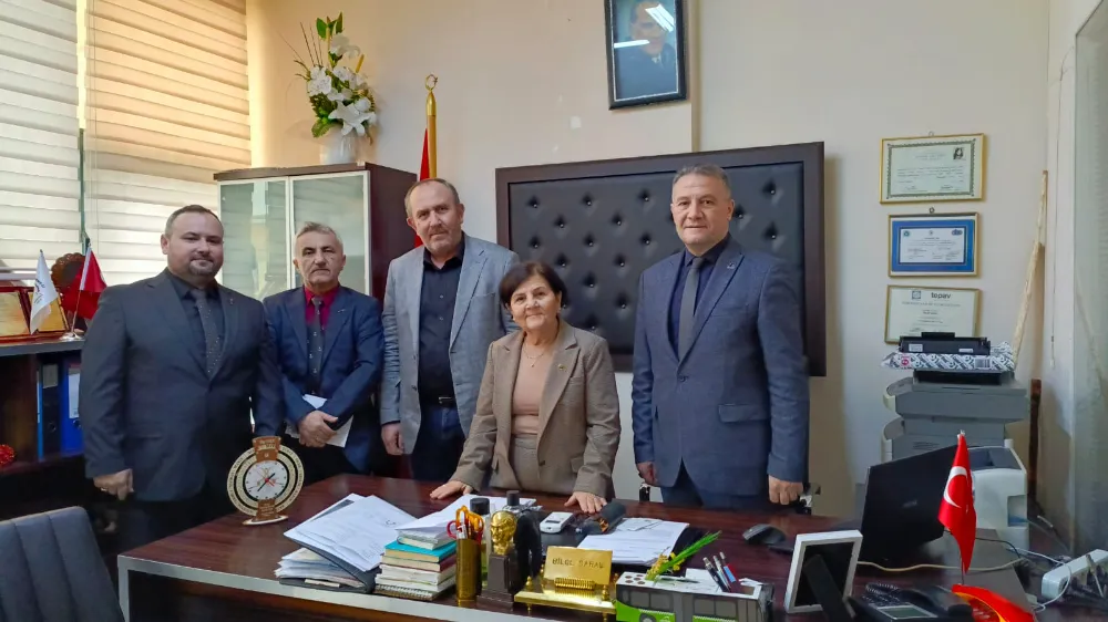 Anahtar Parti İlçe Başkanı  Hasan Hüseyin Hoyur ve Yönetimi