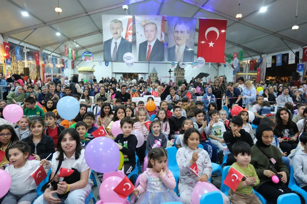 İzmit Kent Meydanı’nda eğlenceye tam gaz devam