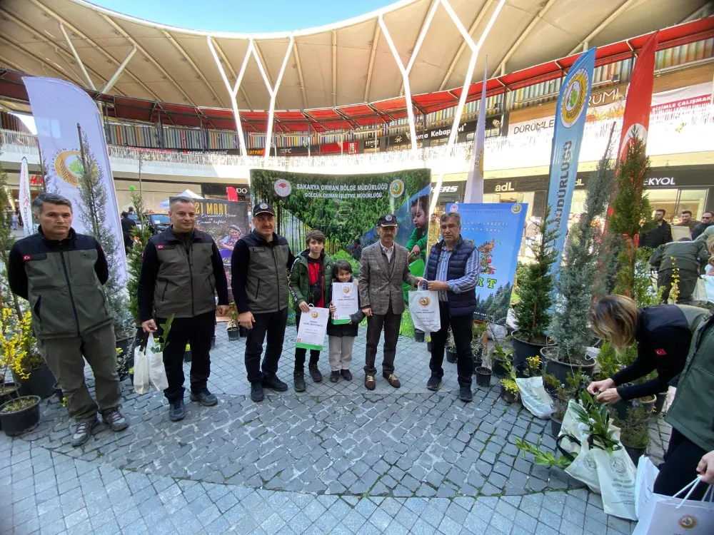 2400 adet fidan bedelsiz olarak vatandaşlara dağıtıldı