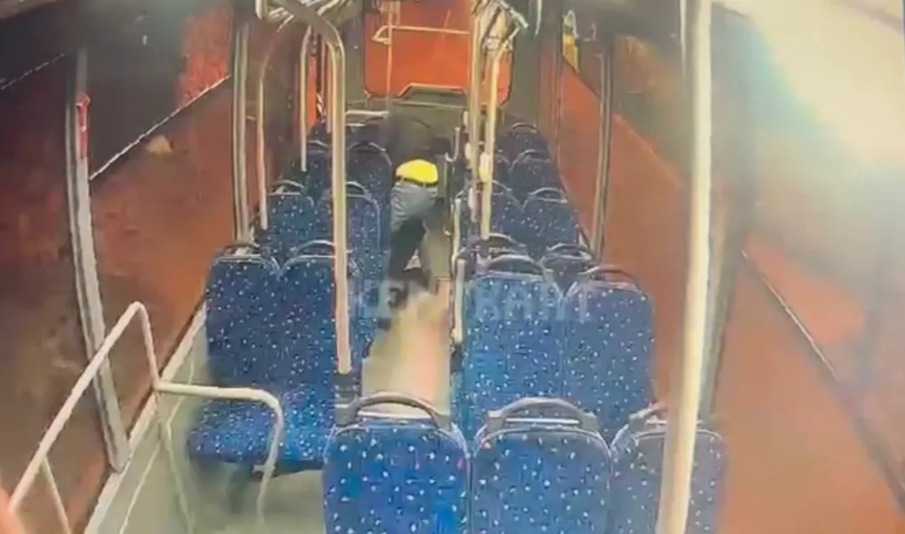 Yeğeninin eşini özel halk otobüsünde öldüren sanığın yargılanmasına başlandı