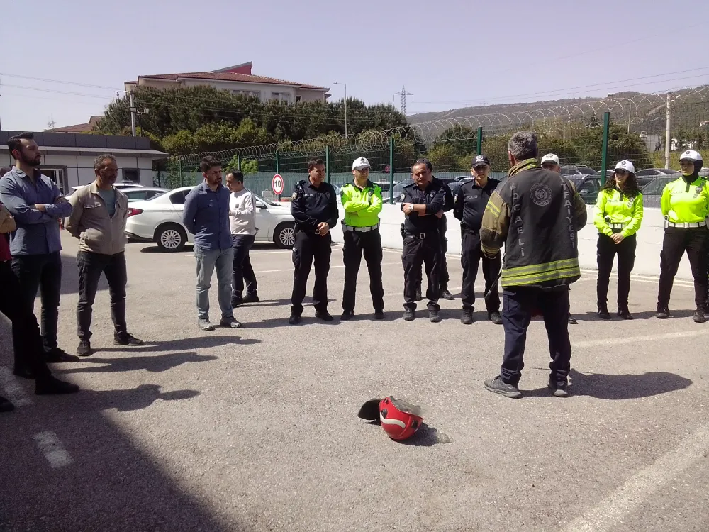 Büyükşehir İtfaiyesi’nden polislere yangın eğitimi