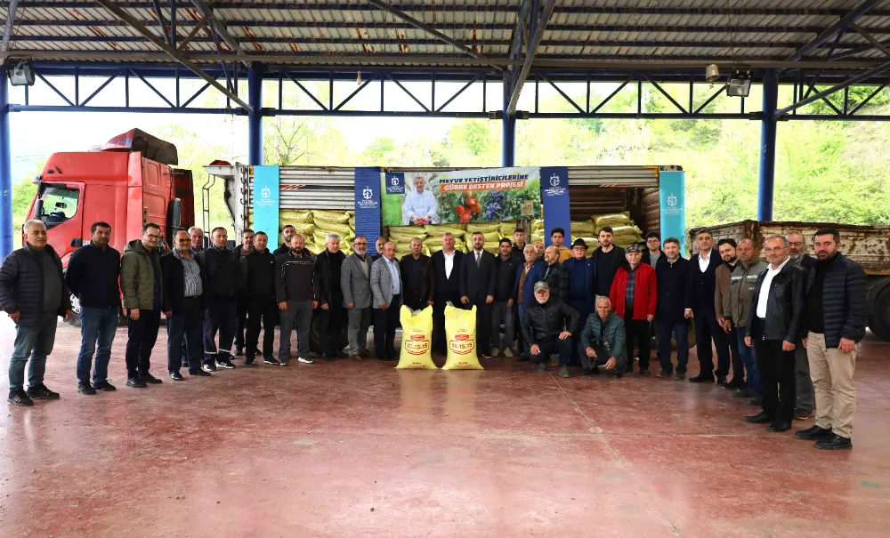 Büyükşehir’den 1.785 üreticiye 500 ton gübre desteği