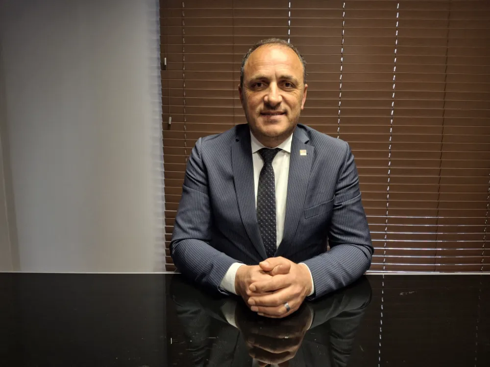 “GÖLCÜK YATIRIMLAR KONUSUNDA NEDEN ÜVEY EVLAT MUAMELESİ GÖRÜYOR?”