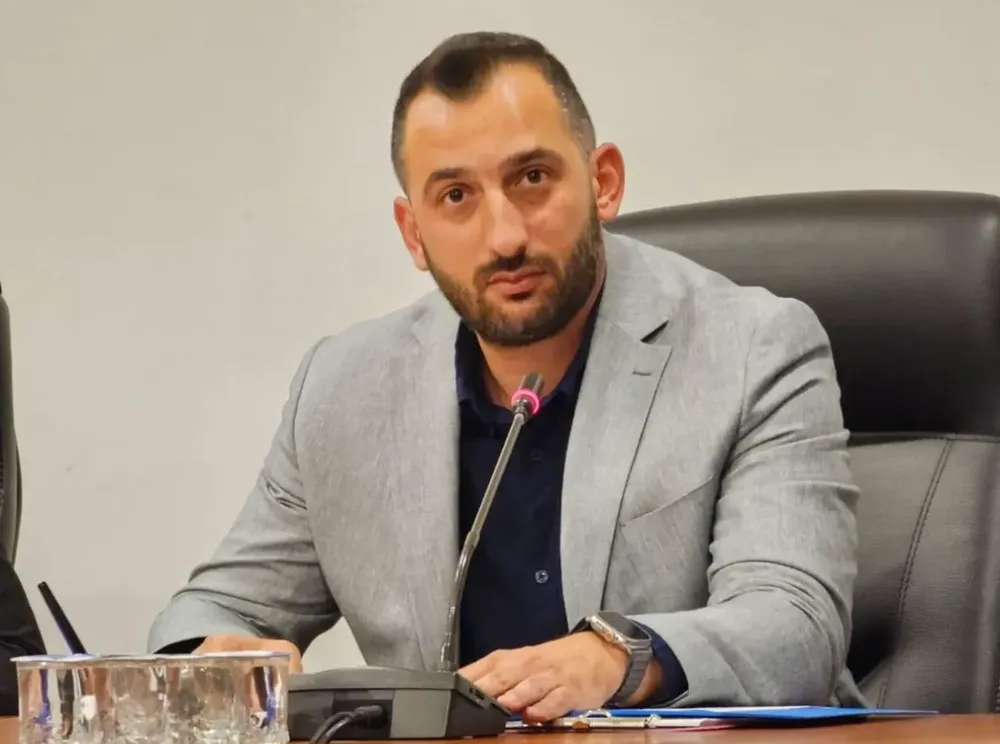 Gölcükspor Başkanı Kadir Özdemir,  “GÖLCÜKSPOR ER YA DA GEÇ HAK ETTİĞİ PROFESYONEL LİGE ÇIKACAKTIR”