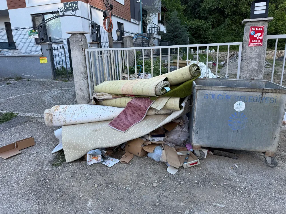 Gelişi güzel atılan evsel atıklar kötü görüntülere neden oluyor