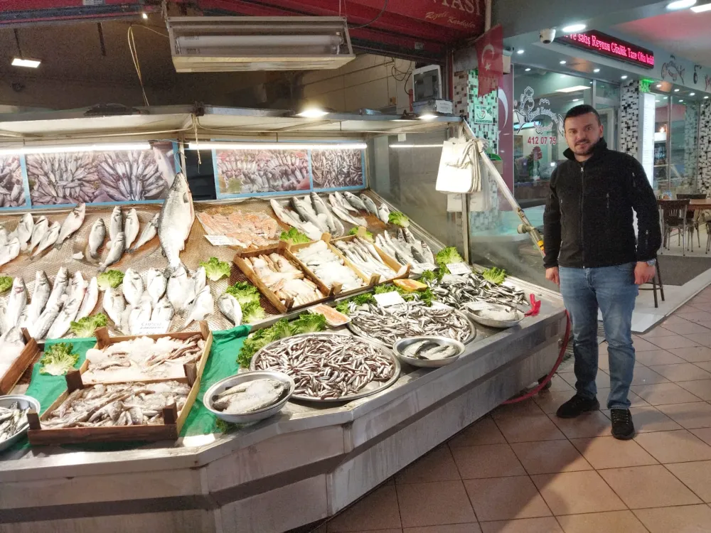 Rizeli Kardeşler Balık Lokantasında  LEZZETLİ TATLAR MEMNUN EDİYOR