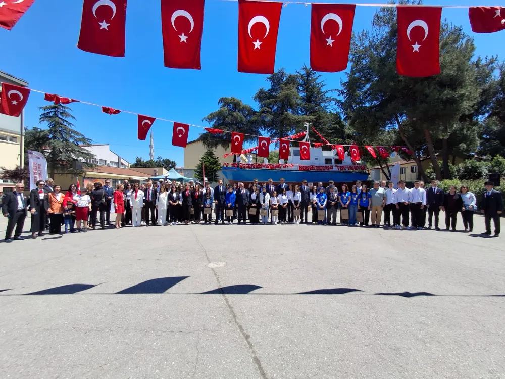Atatürk’ün gençlere armağan ettiği 19 Mayıs coşkuyla kutlandı  SİZ GELECEĞİMİZSİNİZ, GELECEK SİZİN GENÇLER 
