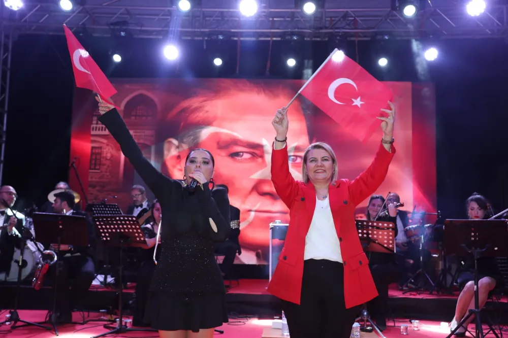 Kapanca Sokak’ta 19 Mayıs coşkusu Reyhan Karaca konseriyle taçlandı