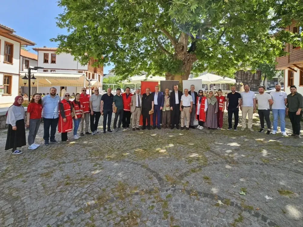 Kızılay Gölcük Şubesi bağışçılarını kahvaltı programında ağırladı  TEŞEKKÜR PLAKET İLE ONURLANDIRDI