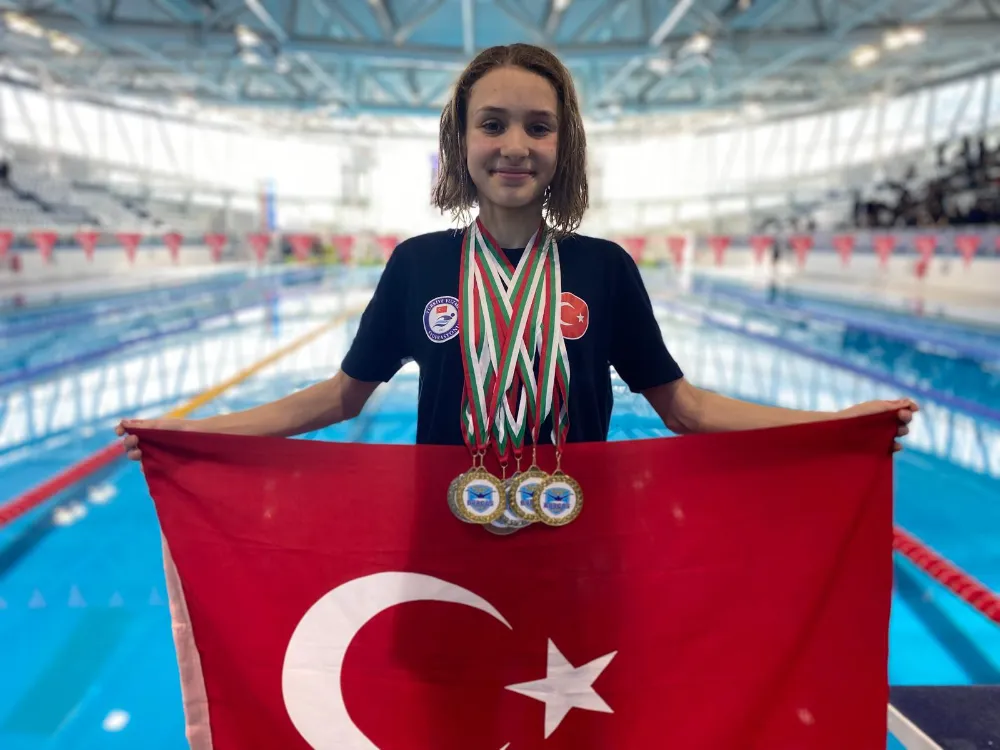 TÜRK YÜZME SPORUNDA  YENİ BİR YILDIZ DOĞUYOR