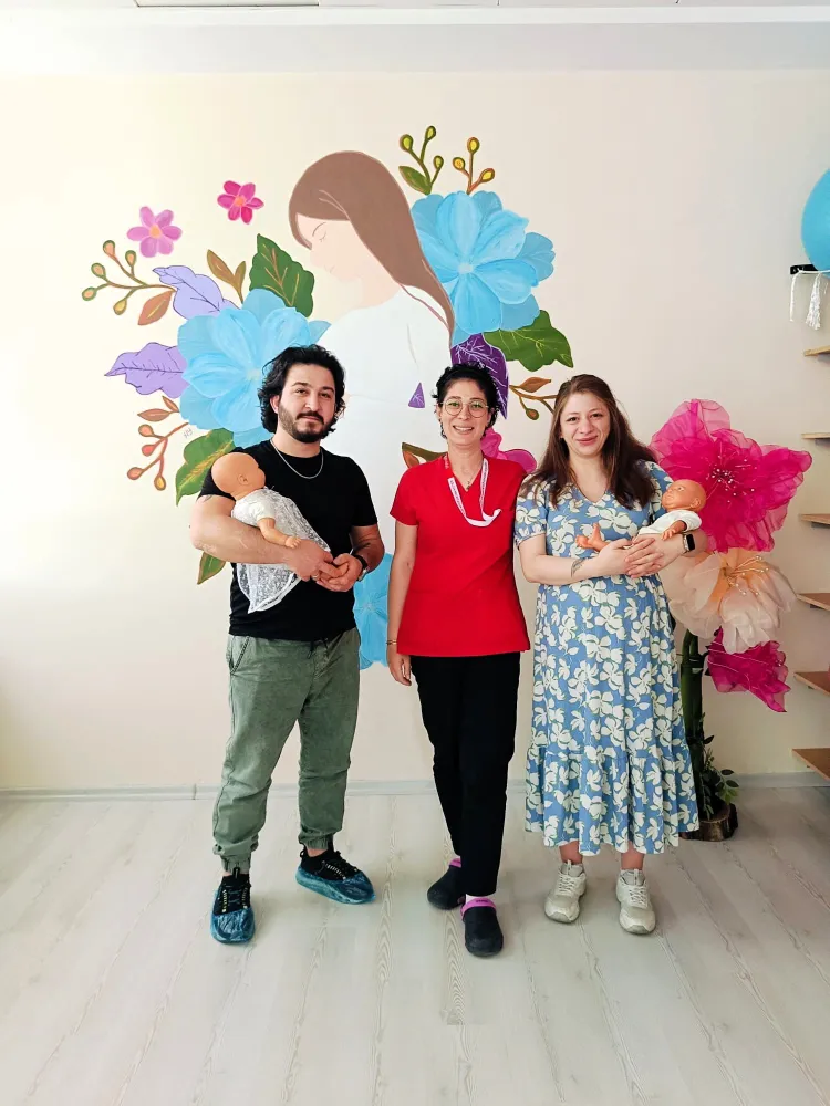 Gölcük Necati Çelik Devlet Hastanesinde    ANNE-BABA ADAYLARINA İKİZ GEBELİK EĞİTİMİYLE DESTEK