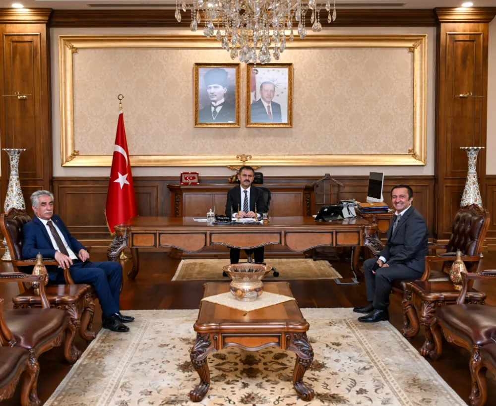 Vali Aktaş, Gölcük Anadolu Halk Dansları Gençlik Kulübü Derneği Başkanı Selçuk Didin’i Kabul Etti