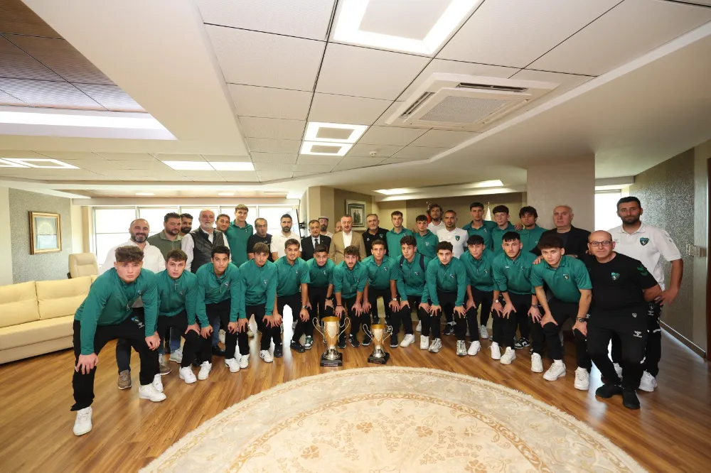 Kocaelispor’un şampiyon gençleri Büyükakın’a geldi