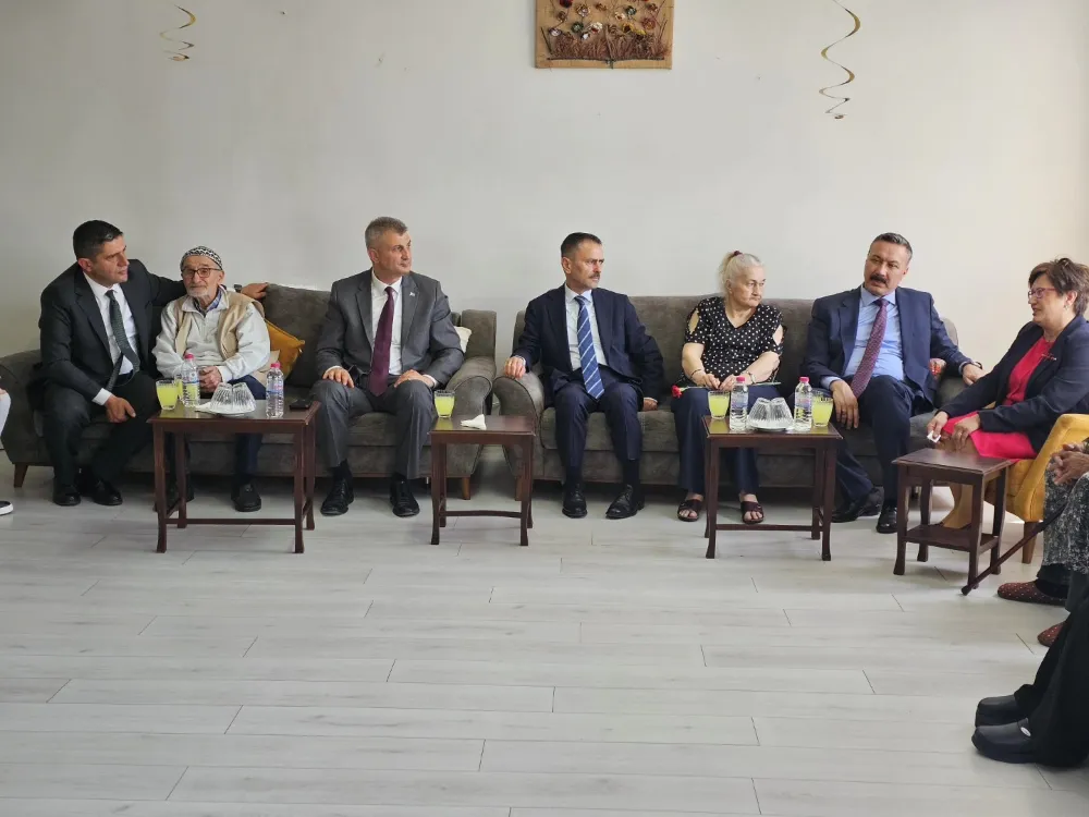 VALİ AKTAŞ GÖLCÜK HUZUREVİ SAKİNLERİ İLE BAYRAMLAŞTI 