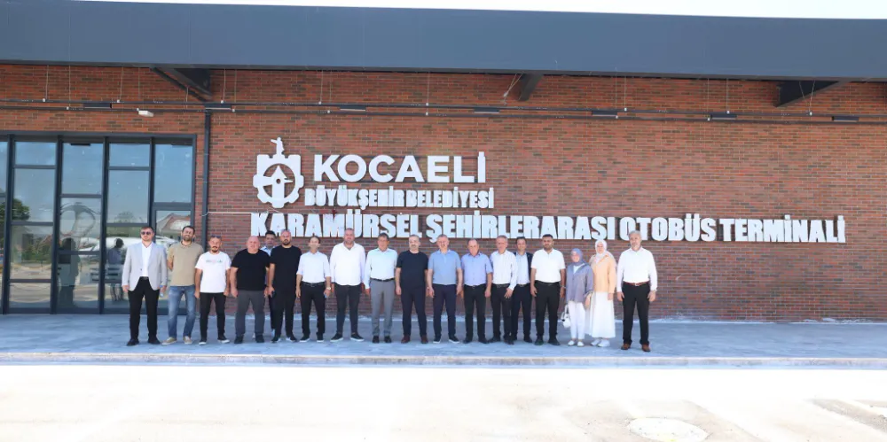 Başkan Büyükakın, yeni yapılan Karamürsel Otobüs Terminali’ni inceledi…  “KARAMÜRSEL’E SÖZ VERDİK, SADECE BUGÜNÜ DEĞİL, YARINI DA DÜŞÜNEN BİR ULAŞIM YATIRIMI YAPTIK”