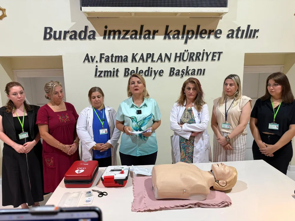 İzmit Belediyesinden hayat kurtaran adım  Kalp krizi için elektroşok cihazları kuruldu