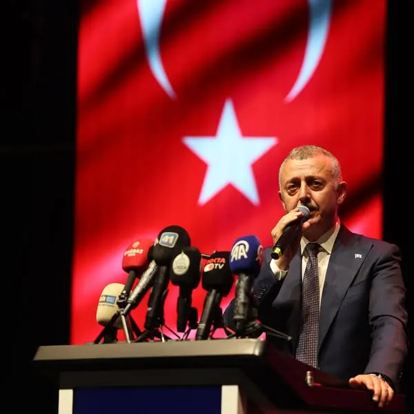 Başkan Büyükakın binlerce kişiye seslendi;  15 TEMMUZ KARDAN  AYDINLIĞA UYANIŞIN GECESİ
