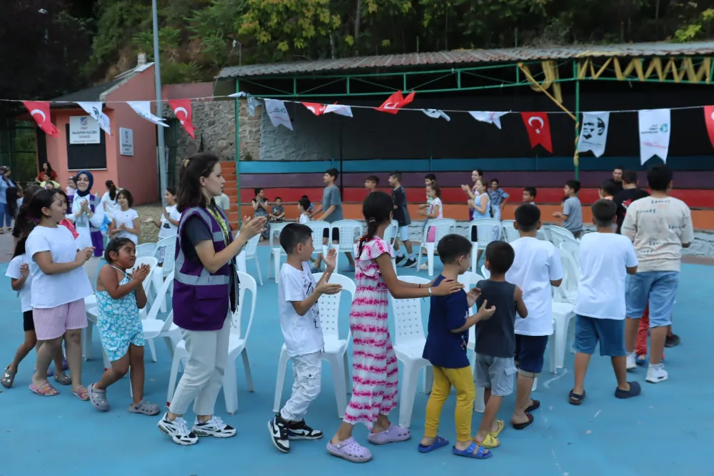 İzmit’in yaz eğlencesi Terzibayırı’nda çocuklarla buluştu