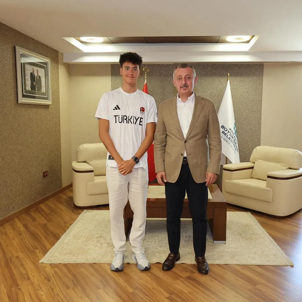 Büyükakın, İzmitli Avrupa Şampiyonu  Kuzey Tunçelli’yi tebrik etti