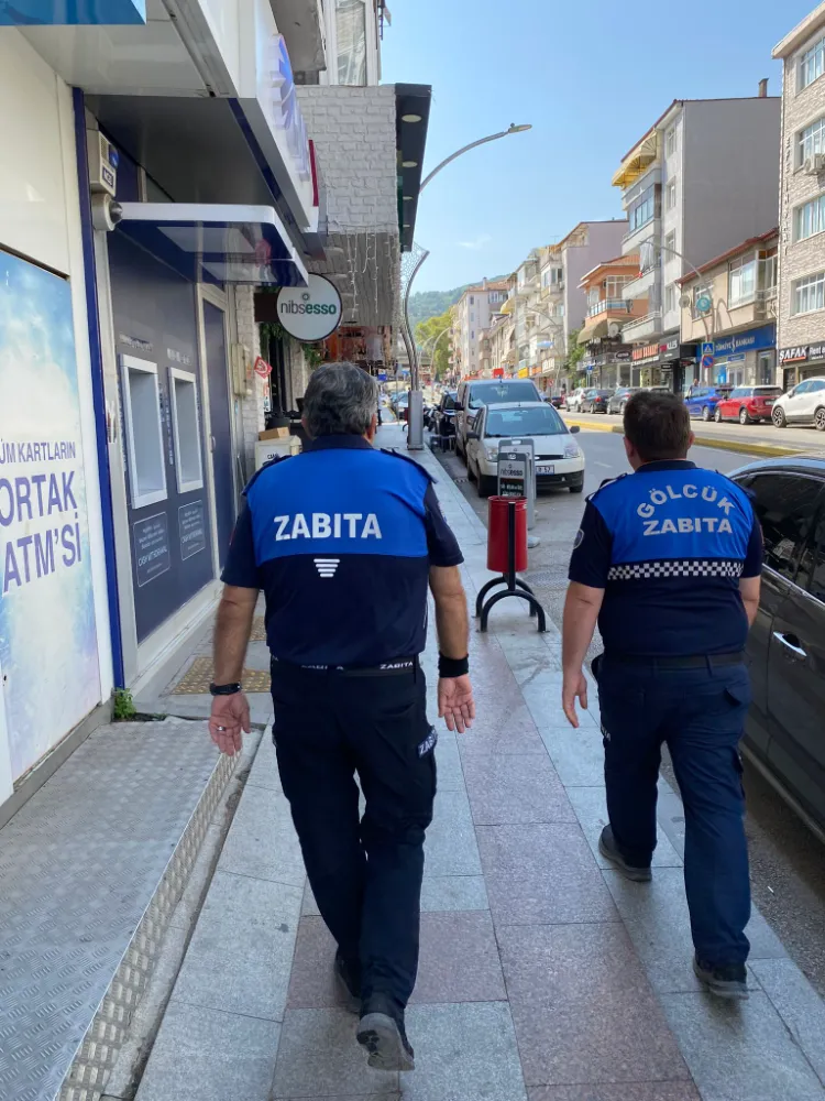 Gölcük’te Kaldırım İşgallerine Zabıta Müdahalesi