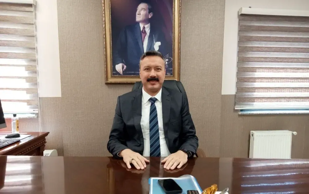 Gölcük Kaymakamı Müfit Gültekin,  “DEPREMLE YAŞAMAYI ÖĞRENMEK ZORUNDAYIZ”