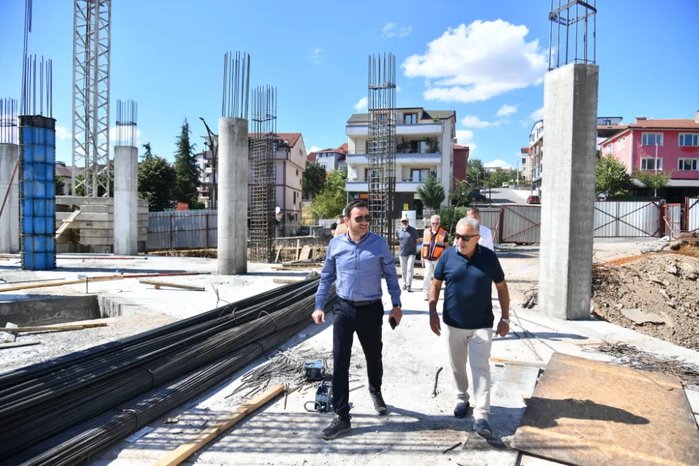 Başkan Özlü, Devam Eden Projeleri Yerinde İnceledi