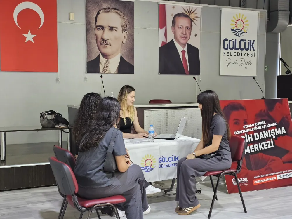 GÖLCÜK BELEDİYESİ ÜNİVERSİTE TERCİH MERKEZİ GENÇLERİN YANINDA 