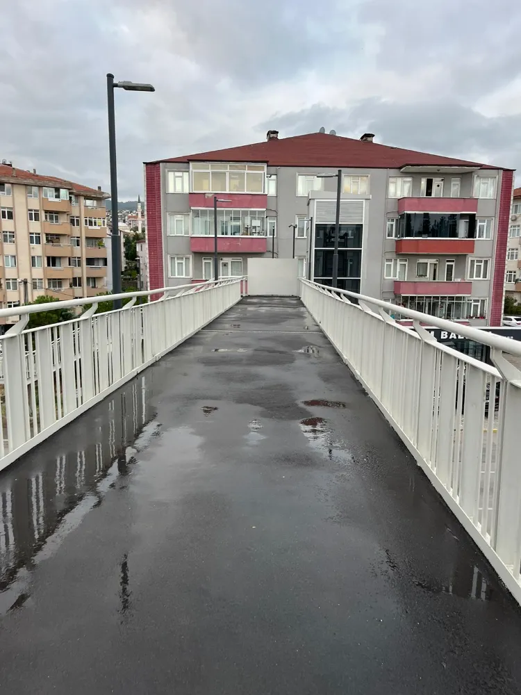 Gölcük’te Üstgeçitler Dezenfekte Edildi