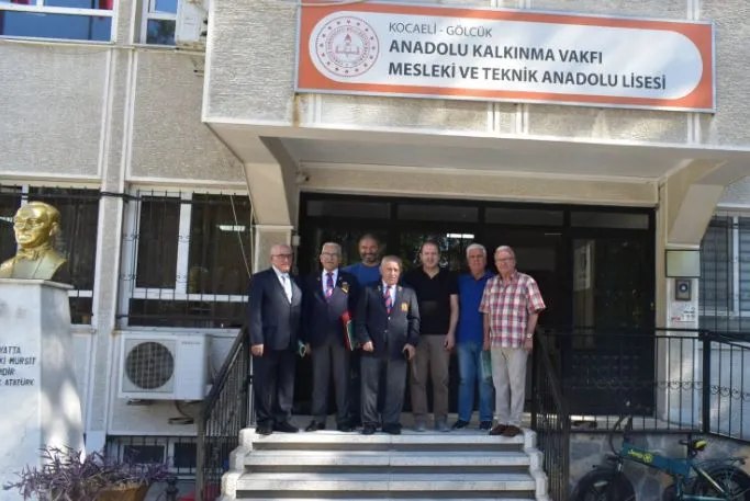 GÖLCÜKLÜ GAZİLER AKV’Lİ ÖĞRENCİLERLE BİR ARAYA GELDİ