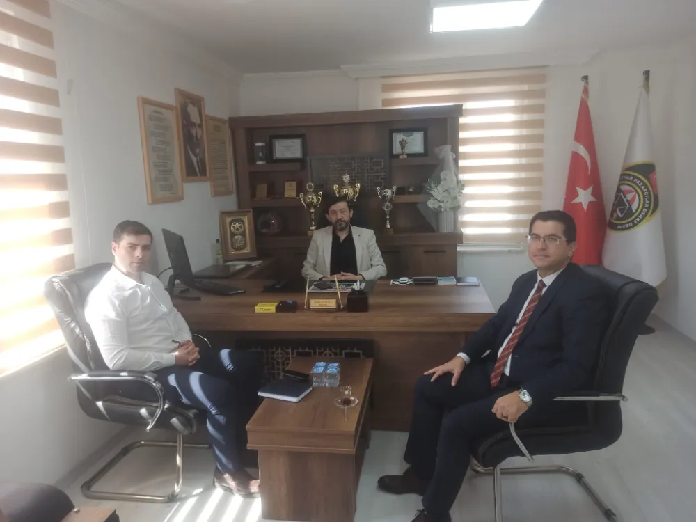 Gölcük Halk Bankası Şube Müdürü Serkan Durgut’tan   GÖLCÜK PAZARCILAR ESNAF ODASI’NA ZİYARET
