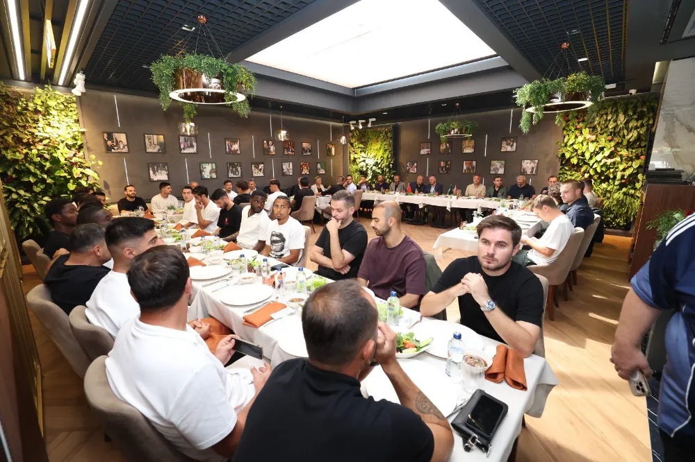 Vali Aktaş ile Başkan Büyükakın’dan   Beşiktaş maçı öncesi Kocaelispor’a moral
