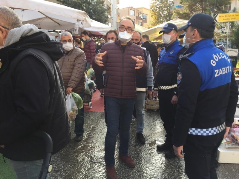 Kaymakam Karabulut Cumartesi Pazarı’nı denetledi HERKESİ TEKER TEKER UYARDI