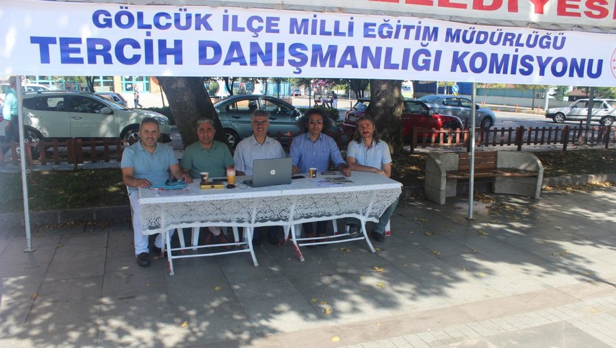 TERCİH DANIŞMANLIĞI ÇADIRINA YOĞUN İLGİ