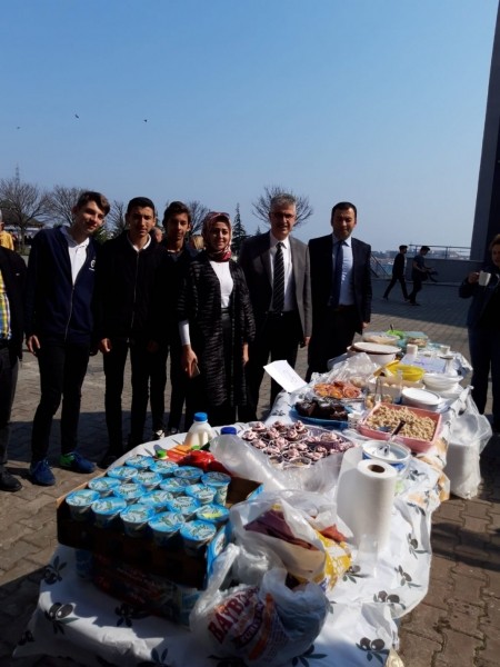 Gölcük Fen Lisesi Okul Aile Birliği’nden anlamlı kermes
