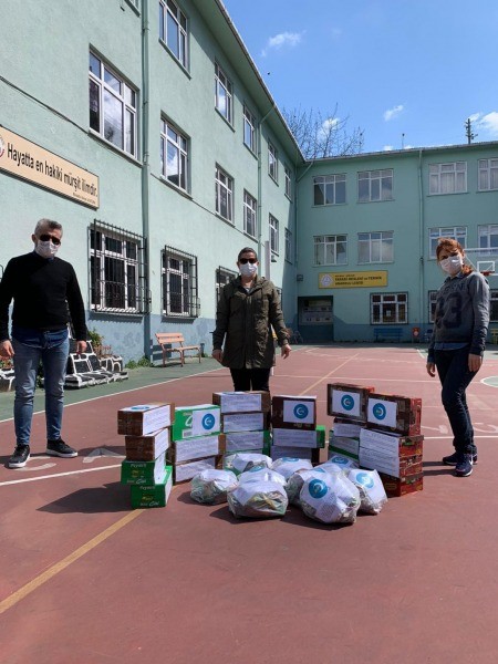 Gölcük Farabi Mesleki ve Teknik Anadolu Lisesi’nden  SAĞLIK ÇALIŞANLARINA ANLAMLI DESTEK